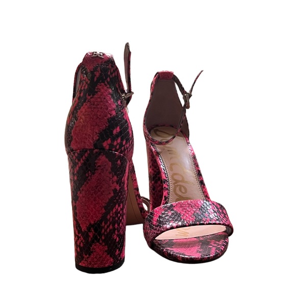 Sam Edelman Yaro shoe - NWT!
Ankle Strap
Buckle closure
Open Toe
4 in heel - Picture 5 of 5